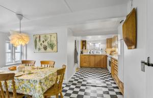 2 Bedroom Beautiful Home In Ærøskøbing