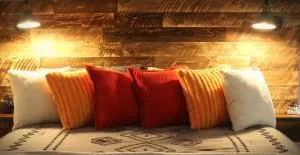 Cozy Townhouse Condo steps from DFW Airport, 15 minutes from AT&T Stadium - Euless