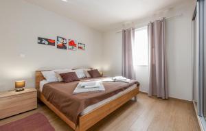 1 Bedroom Amazing Apartment In Vir