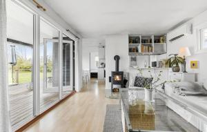 3 Bedroom Amazing Home In Dronningmølle