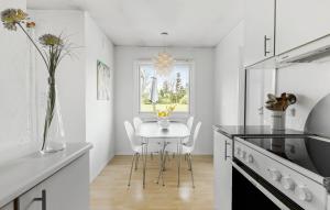 3 Bedroom Amazing Home In Dronningmølle