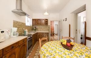 Amazing Apartment In Lovran With Wifi