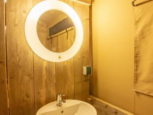 Tentes de luxe Lodge Holidays - Les 3 Cantons : photos des chambres