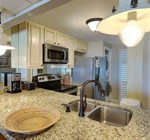 Edgewater Tower Ii 403