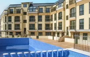 4 Bedroom Amazing Home In Ortigueira - 比韦罗