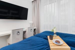 Bright Blue Studio in Gdańsk with Free Access to the Gym by Renters