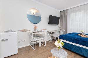 Bright Blue Studio in Gdańsk with Free Access to the Gym by Renters