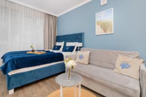 Bright Blue Studio in Gdańsk with Free Access to the Gym by Renters