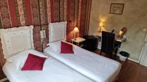 Logis Hotels Le Saint Marc : photos des chambres