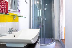 Chambre sous les mimosas 2kms plage