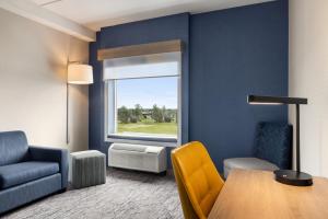 Holiday Inn Express - Strathroy by IHG