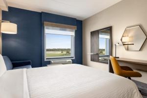 Holiday Inn Express - Strathroy by IHG
