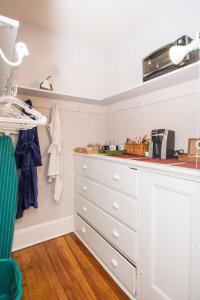 Large Private Room, walk to Fenway, BU, Hospitals