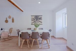 Alfama Central Apt With Open Air - Up to 30 guests