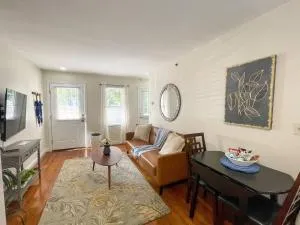 2bed, 15bath, Multi-level Townhouse, Sleeps 6 - Cambridgeport