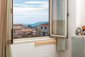 Tina Apartment in Town Centre with Free Parking