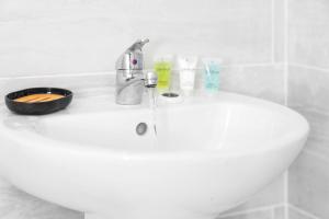 Stylish Apartment - On Street Parking - Netflix 2MH