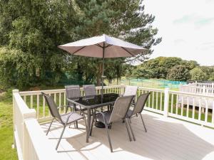 Dog Friendly 3 Bedroom Static Caravan In Fritton