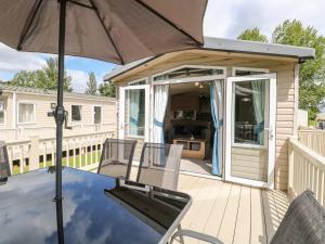 Dog Friendly 3 Bedroom Static Caravan In Fritton