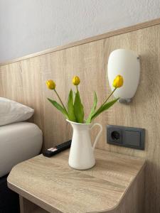 Single Room with shared Shower/WC room in Hotel Kieler Hof