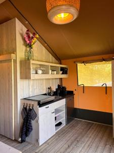 Safari Lodge Grou, luxe kamperen op een eiland!