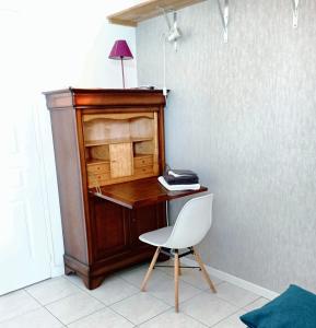 Appartements Studio avec piscine partagee et wifi a La Jarrie a 8 km de la plage : photos des chambres