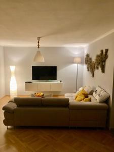 The Lovely Garden House - 4 Bedroom - Free Parking