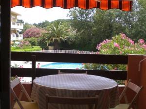 Appartement T2 avec Piscine, Ascenseur et Parking Privé, à 300m de la Plage - 4 Couchages, Animaux OK - FR-1-388-89