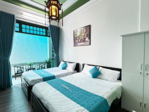 Phòng Gia Đình Có Ban Công (Family Room with Balcony)