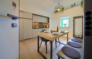 Bastinica Delux Ap 5** *