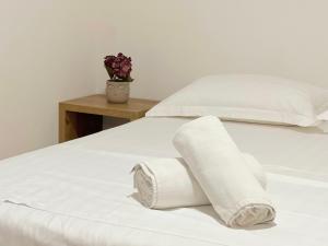 EXCLUSIVE OFFER - Cave By the Sea