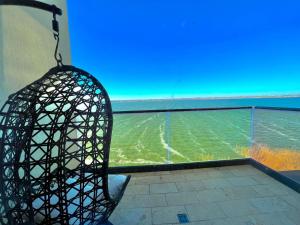 SOPHIA LAKE VIEW SUITE