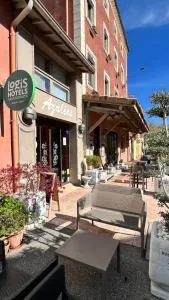 Logis Hôtel Restaurant Azalées - 坦耶尔米塔格