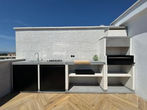 Fabulous front sea penthouse