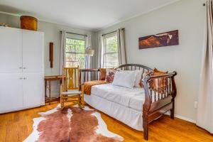 Game Room and Yard Pet-Friendly Round Rock Gem