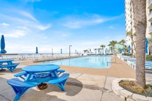 Regency Towers 404