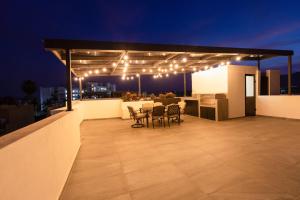 Casa 4 recamaras, alberca, terraza y club playa.