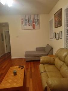 simple one bedroom free parking