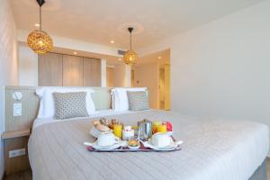 Superior double room with sea view and terrace - ground floor room in Hôtel La Plage