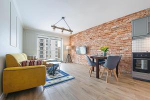 Gdańsk Apartment with Sunny Balcony