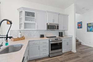 Beach House - The Sandcastle by Panhandle Getaways