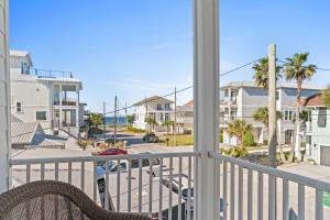 Beach House - The Sandcastle by Panhandle Getaways