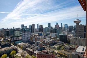 Central Luxury Apartment with Best City Views!