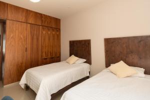 Casa un solo piso, 2 min hospital Real San Lucas.