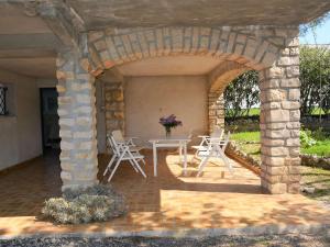 Maisons de vacances Maison climatisee 3 chambres avec terrasse, grand terrain et acces riviere, proche Vallon Pont d'Arc - FR-1-382-118 : photos des chambres