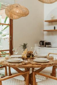 Serene Pool & Skylight Bathtub in Canggu, 5mins walk to the Beach