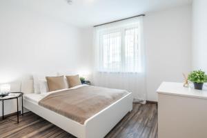 Balcony - Easy Parking - Comfy Home