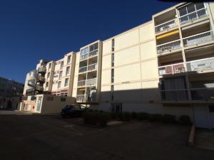 Appartement T1 avec balcon, climatisation et parking près du Parc Charles de Gaulle à Balaruc-les-Bains - FR-1-553-101