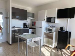 Bel appartement T1 avec vue dégagée, loggia, ascenseur et wifi à Balaruc-les-Bains - FR-1-553-102