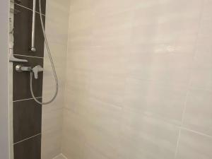 Bel appartement T1 avec vue dégagée, loggia, ascenseur et wifi à Balaruc-les-Bains - FR-1-553-102